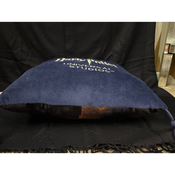 Universal Studios Harry Potter Square Accent Pillow Tasseled Corners - Picture 13 of 13